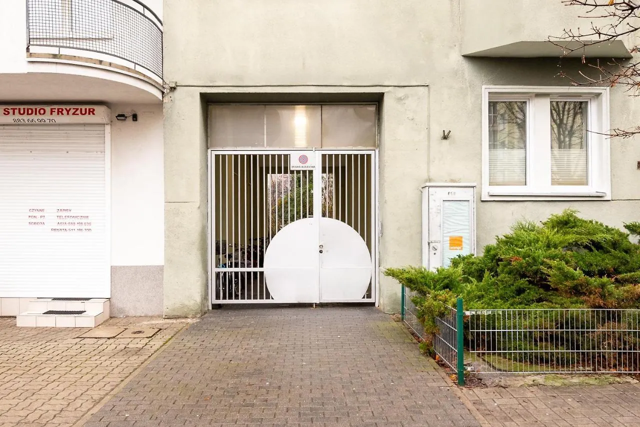 Metro Raclawicka Standard Apartment ワルシャワ 0*,  ポーランド