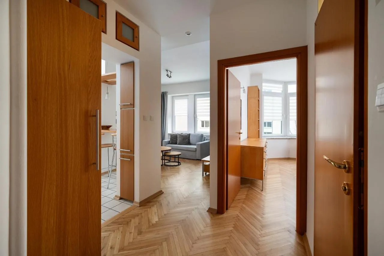 Metro Raclawicka Standard Apartment ワルシャワ