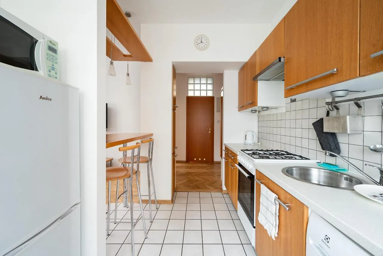 Metro Raclawicka Standard Apartment ワルシャワ ポーランド